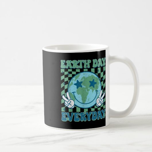 Happy Earth Day 2025 Retro Groovy Earth Day Everyd Koffiemok (Rechts)