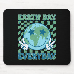 Happy Earth Day 2025 Retro Groovy Earth Day Everyd Muismat