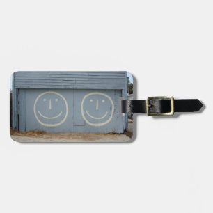 Happy Face Garagedeuren op een heuvel Bagagelabel