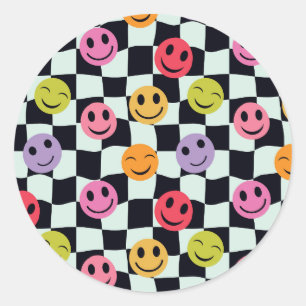 Happy Faces op verwrongen zwart-wit dambord Ronde Sticker