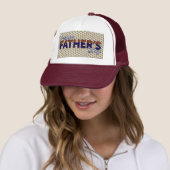 Happy Fathers Day Burgundy en White Trucker Hat Trucker Pet (In situ)
