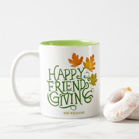 Happy Friendsgiving Fall Leaves Mug Tweekleurige Koffiemok (Met donut)