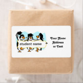 Happy Graduing danserende pinguïns met banner Etiket (Insitu)