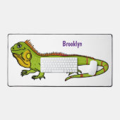 Happy green iguana cartoon (Clavier et souris)