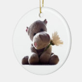 Happy Grey Hippo Holding Daisy, Schattigee liefdes Keramisch Ornament (Links)