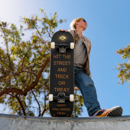 HAPPY HALLOEEN VAN K. M. KELLY - SKATEBOARD