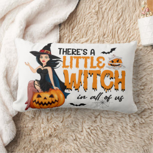 Happy Halloween-heks met haar Broom Oranje Throw Kussen