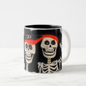 Happy Halloween Skeletons Tweekleurige Koffiemok (Voorkant rechts)