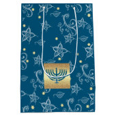 Happy Hanukkah. Gold Menorah en Floral Pattern Medium Cadeauzakje (Achterkant)