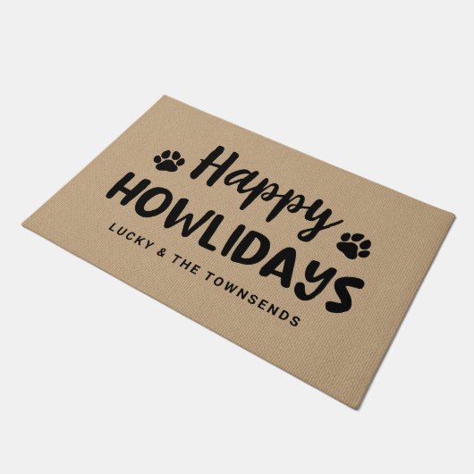 Happy Howlidays Black en Tan Custom Dog Name Deure Deurmat (Schuin)