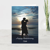Happy Jubileum Babe, echtpaar zoenen op het strand