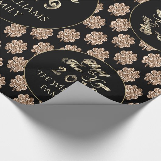 Happy New Year 2019 Elegant Black and Gold Clovers Cadeaupapier (Hoek)
