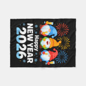 Happy New Year 2026 Gnome With Fireworks And Champ Fleece Deken (Voorkant (Horizontaal))
