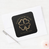 Happy New Year Black en Gold Four Leaf Clover Vierkante Sticker (Envelop)
