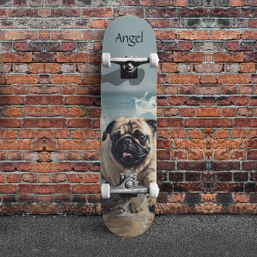 Happy Pug op het strand aanpasbaar Skateboard