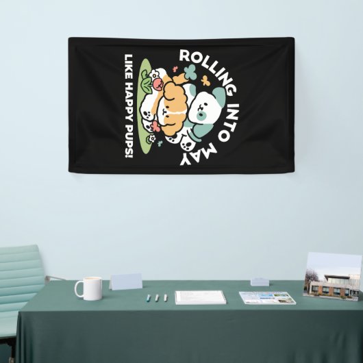 Happy Puppies Rolling Into May beroemd gemaakt doo Spandoek (Beurs)