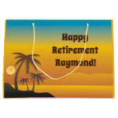 Happy Retirement met palmbomen strandscène Groot Cadeauzakje (Voorkant)