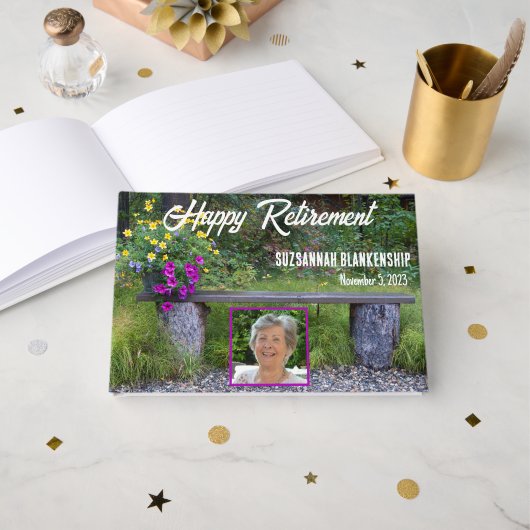 Happy Retirement Rustic Bench Flowers Aangepaste f Gastenboek (Voorkant open)