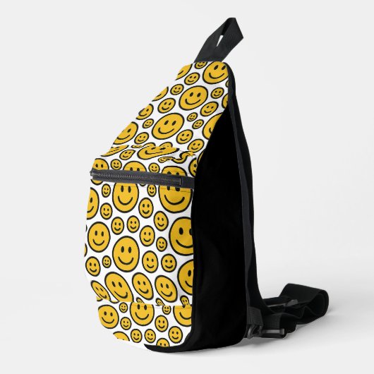 Happy Smiling Face Emoji Sling Backpack Bag (Rechterhoek)