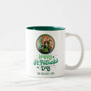 Happy St patricks dag Shamrocks Familie Foto Tweekleurige Koffiemok