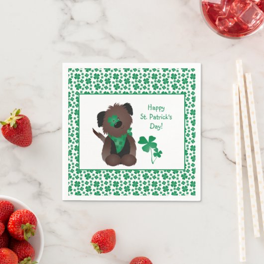 Happy St Patricks Day Dog Vier Leaf Clover Green Servet (Insitu)