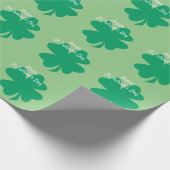 Happy St Patrick's Day Shamrock Leaf Irish Custom Cadeaupapier (Hoek)