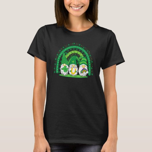 Happy St Patrick's Day Three Gnomes Shamrock Rainb T-shirt (Voorkant)