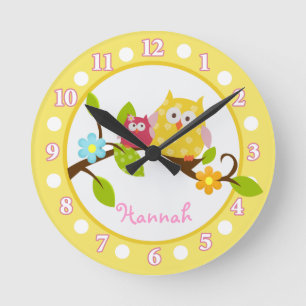 Happy Tree Owls Yellow and Pink Nursery horloge