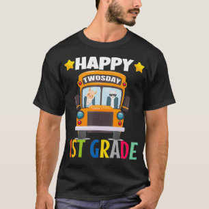 Happy Twosday 1st Grade 2222 Wiskunde op twee dage T-shirt