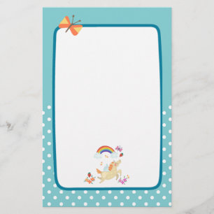 Happy Unicorn met regenboogwolken en bloemen Briefpapier