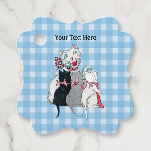 Happy White Moeder Cat met drie Kittens geplakt Bedankjes Labels (Voorkant)