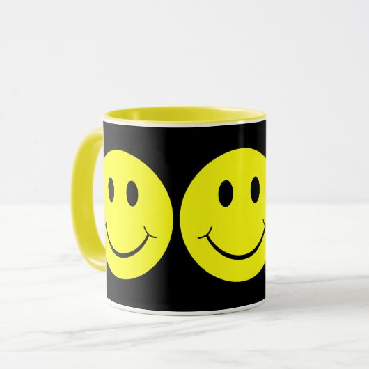 Happy Yellow Faces Black Mok (Voorkant links)