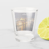 Harbour op Malta verlicht 's nachts Shot Glas (Achterkant)