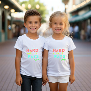 Hard werken loont – blijf gefocust, blijf gemotive kinder shirts