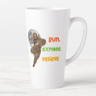Hardloop Sasquatch Avontuur Geloof Ontwerp Latte Mok