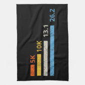 Hardloopafstanden I - 5K 10K 13.1 26.2 Marathoner Theedoek (Verticaal)