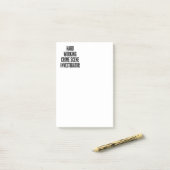 hardwerkende detective ter plaatse post-it® notes (Op bureau)