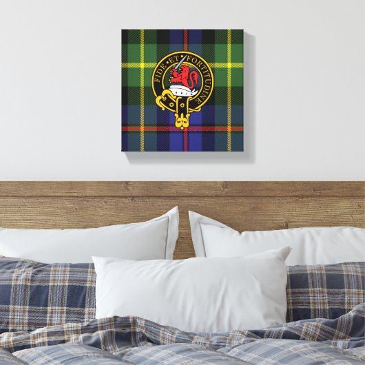 Hardy Scottish Crest en Tartan Canvas Print (Insitu (Slaapkamer))