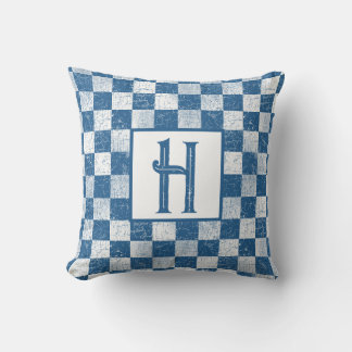 Haringbogen, monogram, blauw, wit kussen
