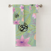 Harmonic Blossoms: Floral Design with OM Symbols (En situation)