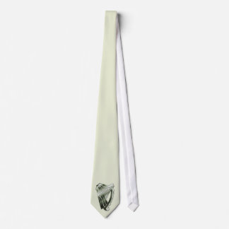 Harpe celtique de chrome vert sur une cravate