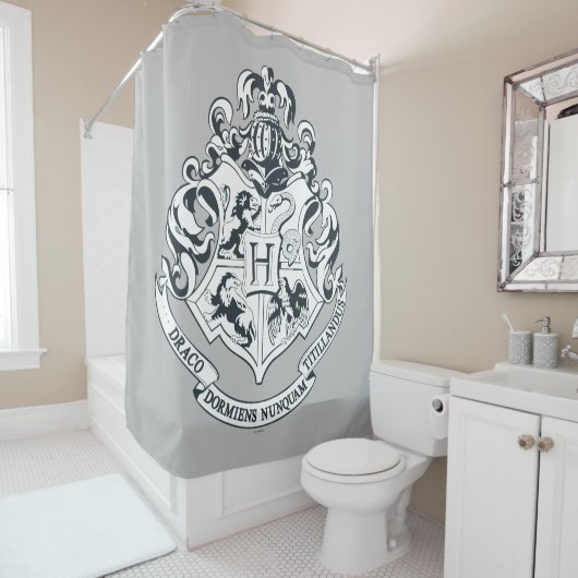 Harry Potter | Hogwarts Crest - Black and White Douchegordijn (In situ)