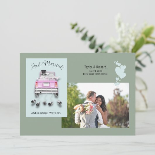 Hart en auto/gewoon huwelijksaankondiging kaart (Staand voorkant)