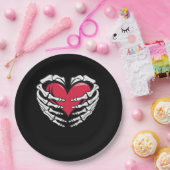 Hart in skeletale handen Klassiek Papieren Bordje (Feest)