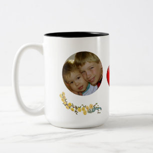 Hart met twee foto's en bloemen - Personaliseer Tweekleurige Koffiemok