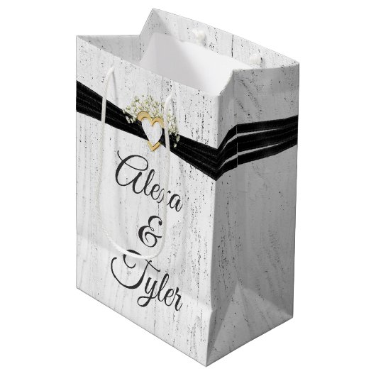 Hart met zwart lint op gewitwasd hout medium cadeauzakje (Voorkant Gekanteld)