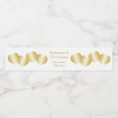 Harten Ontwerp Goudkleurige Bruiloft Waterfles Etiket (Enkel label)