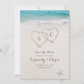 Harten op het zandstrand redden de datum save the date (Voorkant)