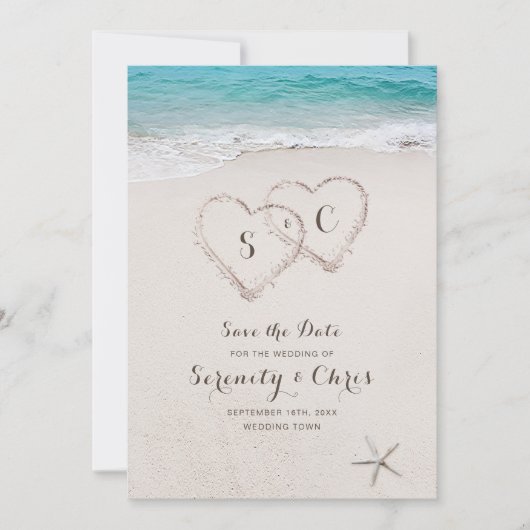 Harten op het zandstrand redden de datum save the date (Voorkant)