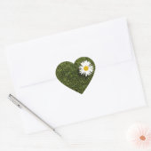 Hartvormig stuk gazon met grote madeliefje hart sticker (Envelop)
